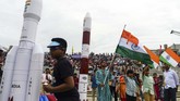 Chandrayaan atau berarti kendaraan Bulan dalam bahasa Sansekerta meluncunr dari Satish Dhawan Space Center di Sriharikota, negara bagian Andhra Pradesh. (Photo by ARUN SANKAR / AFP)