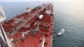Penyitaan kapal tanker berbendera Inggris oleh pasukan Iran ini terjadi hanya beberapa jam setelah Mahkamah Agung Gibraltar mengumumkan akan memperpanjang masa penahanan kapal tanker Iran, Grace 1, yang disita dua pekan lalu. (ISNA/WANA Handout via REUTERS)