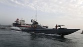 Pemilik Stena Impero yang berasal dari Swedia, Stena Bulk and Northern Marine Management, mengatakan kapalnya diserang di Selat Hormuz oleh kapal-kapal kecil dan suatu helikopter. (Hasan Shirvani/Mizan News Agency via AP)