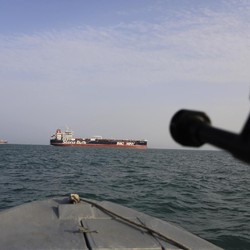 Kapal Perang AS Sita 150 Rudal di Laut Arab, Milik Iran?