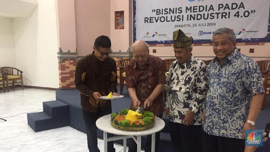 Ketua Dewan Pers M Nuh menghadiri acara peringatan ulang tahun ke-31 Lembaga Pers Dr. Soetomo (LPDS).