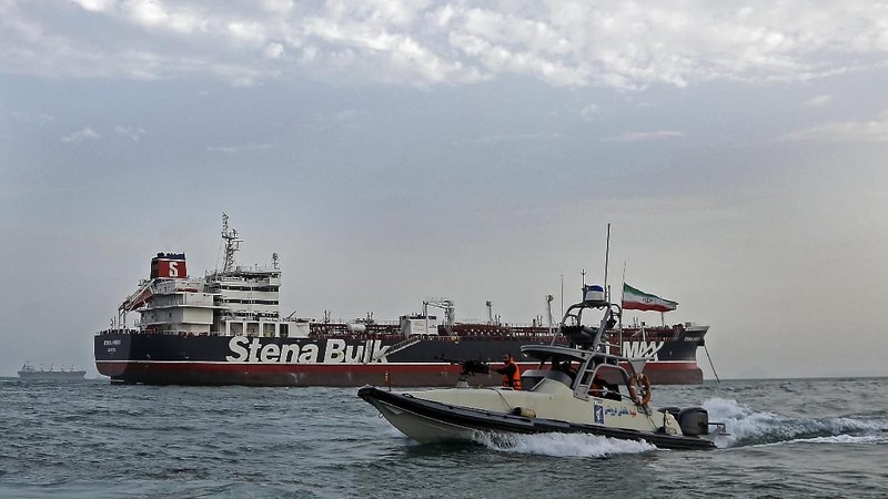 Pasukan keamanan Iran menyita kapal tanker milik Inggris karena dianggap melanggar aturan kemaritiman internasional.