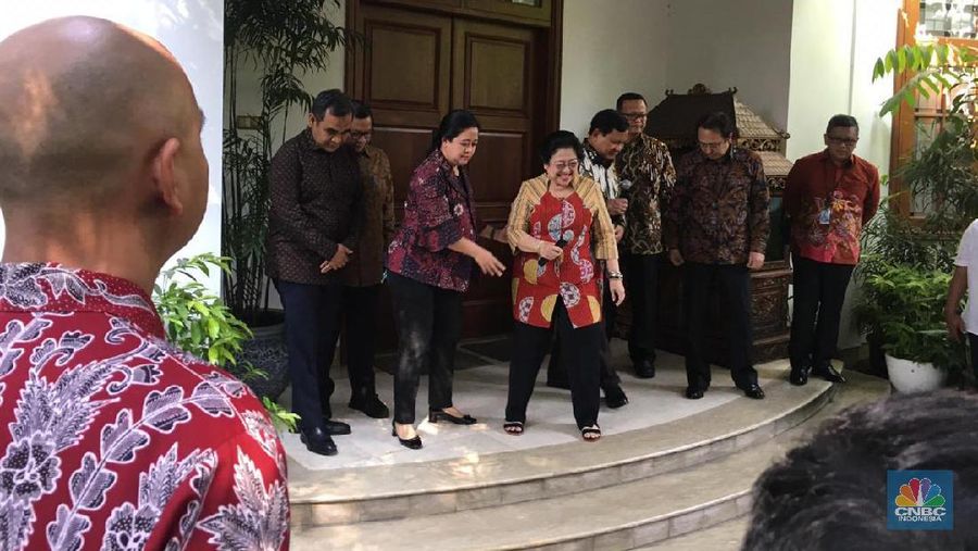 Dalam kesempatan itu, Megawati menjelaskan, pertemuan ini seyogianya sudah terjadi beberapa waktu yang lalu.