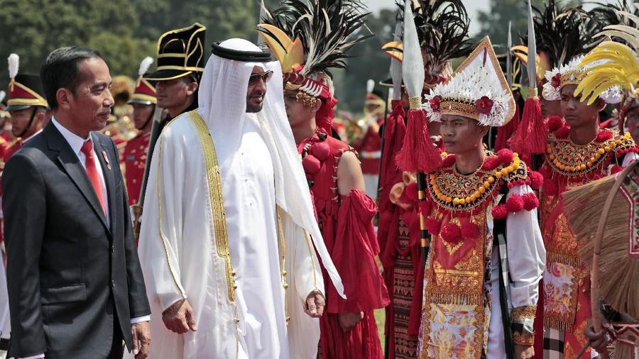 Jokowi dan Putra Mahkota Abu Dhabi Sheikh Mohamed Bin Zayed Al Nahyan menggelar pertemuan bilateral di Istana Bogor, Rabu (24/07)