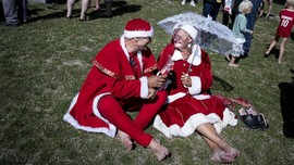 FOTO : Saat Santa Klaus 'Liburan Musim Dingin' di Kopenhagen