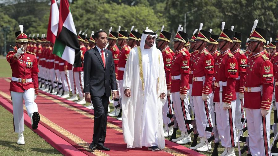 Jokowi dan Putra Mahkota Abu Dhabi Sheikh Mohamed Bin Zayed Al Nahyan menggelar pertemuan bilateral di Istana Bogor, Rabu (24/07)