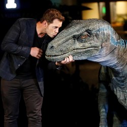 Donasi Buat Korban Corona Dapat Bonus Dimakan T-Rex, Mau?