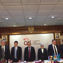 OJK Enggan Bicara Soal Jiwasraya, AJB Bumiputera & Muamalat