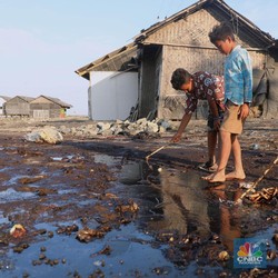 Tumpahan Minyak Pertamina di Karawang Capai 3000 Barel Sehari
