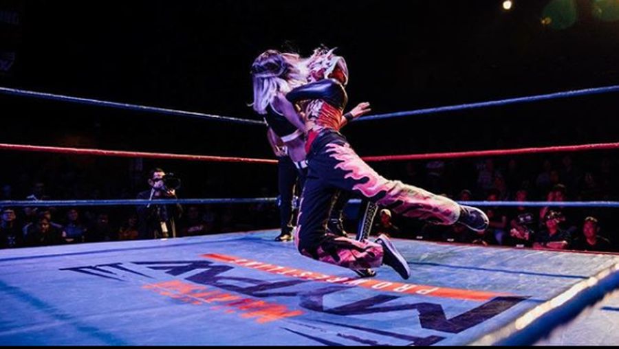 Nor 'Phoenix' Diana adalah seorang pegulat wanita berhijab berasal dari Malaysia yang merupakan pegulat berhijab pertama di dunia