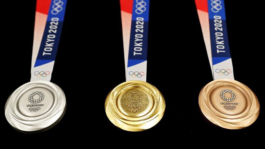 Setaun menjelang dimulainya pertandingan Olimpiade 2020, para panitia memperkenalkan medali yang ramah lingkungan.