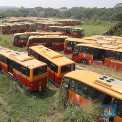 Ada Uang DKI Rp110 M di antara 'Kuburan' Bus TransJakarta