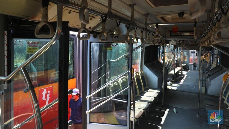 Bus-bus TransJakarta yang teronggok di Bogor berasal dari eks aset perusahaan pengadaan bus yang bermasalah pailit.