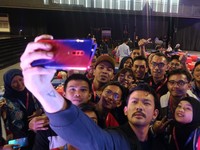 Hai Cules, Oppo Reno 10x Zoom Barcelona Kini Resmi Dipasarkan