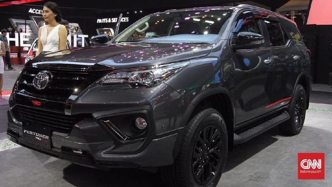 TRD Rangsang Penjualan Fortuner yang Kalah dari Pajero Sport