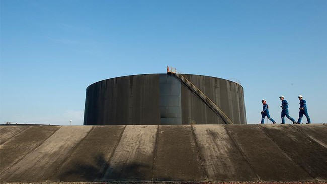 Investor India Tertarik Bangun Tangki Penyimpanan BBM di RI