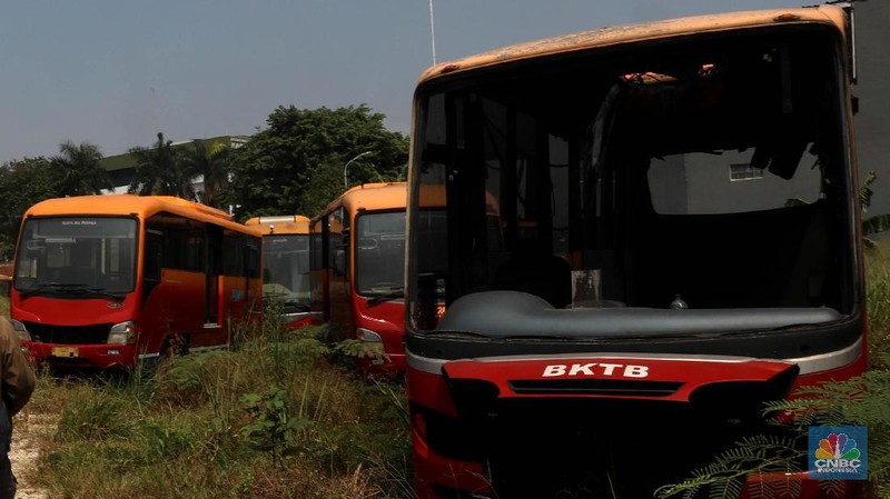 Bus-bus TransJakarta yang teronggok di Bogor berasal dari eks aset perusahaan pengadaan bus yang bermasalah pailit.
