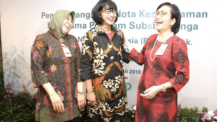 Direktur Bisnis BNI, Direktur Pemasaran Perumnas dan Pemimpin Divisi Penjualan BNI berbincang setelah penandatanganan MoU Kerjasama Program Subsidi Bunga.