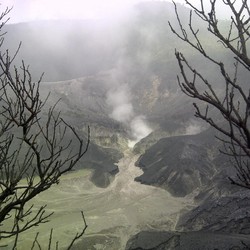 Kemenhub: Penerbangan Normal Pasca-Erupsi Tangkuban Parahu
