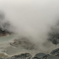 Tangkuban Perahu Kembali Erupsi, Status Naik Jadi Waspada