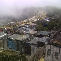 Erupsi Gunung di Manila, Bursa Saham Filipina Tutup