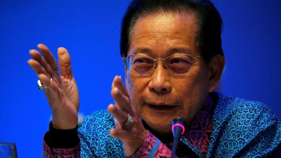 BCA akan menjadi Bank Royal menjadi bank digital. Untuk menjadi bank digital Bank Royal harus naik menjadi Bank Umum Kegiatan Usaha (BUKU) II.