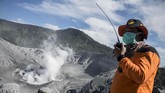 Erupsi Gunung Tangkuban Parahu disebut tak akan berpengaruh terhadap pergerakan Sesar Lembang yang menjadi 'hantu' bagi warga Bandung dan sekitarnya. (ANTARA FOTO/Novrian Arbi)