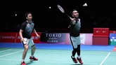 The Daddies yang bertemu Minions pada final Indonesia Open 2019 sepekan lalu, kembali harus mengakui keunggulan sang junior. Kevin/Marcus menang 21-18 dan 23-21 dalam laga yang berdurasi 36 menit.