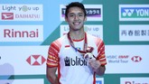 Jojo harus puas dengan hasil runner up setelah kalah 16-21 dan 13-21 dari Momota yang merupakan pebulutangkis tunggal putra nomor satu dunia saat ini.