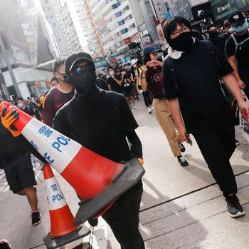 Duh, Aksi Unjuk Rasa Kembali Pecah di Hong Kong