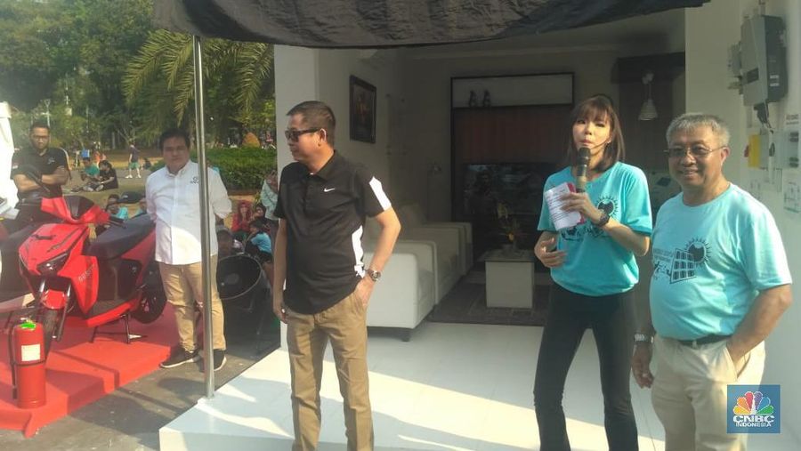 Menteri ESDM, Ignasius Jonan, angkat bicara mengenai panjangnya proses pembahasan peraturan presiden (perpres) mobil listrik