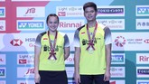 Praveen/Melati yang sempat mengalahkan pasangan nomor satu dunia Zheng Siwei/Huang Yaqiong pada babak perempat final, kalah 17-21 dan 16-21 dalam laga puncak dari Wang/Huang. (dok.PBSI)