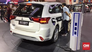 Mitsubishi Minta Anies Bebaskan Pajak Mobil 'Plug-in Hybrid'