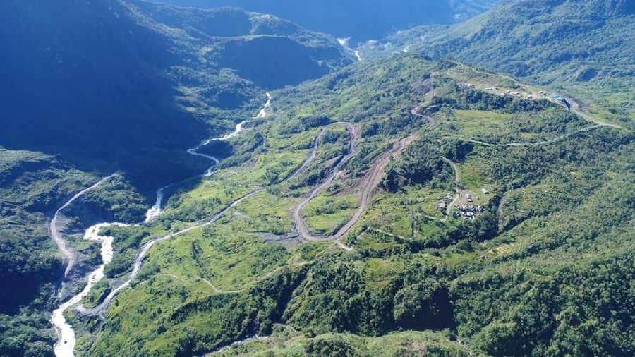 Foto udara pemandangan jalan Trans Papua (Dok. Kementerian PUPR)