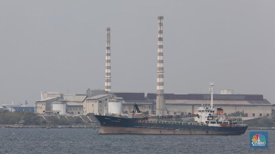 Data aplikasi AirVisual yang merupakan situs penyedia peta polusi daring harian kota-kota besar di dunia, menempatkan Jakarta pada urutan pertama kota berpolusi sedunia pada Senin (29/7) pagi dengan kualitas udara mencapai 183 atau kategori tidak sehat. (CNBC Indonesia/Andrean Kristianto)
