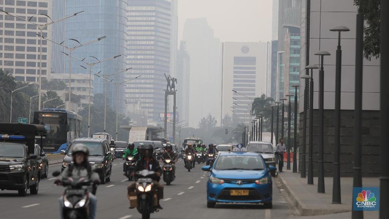 AirVisual yang merupakan situs penyedia peta polusi daring harian kota-kota besar di dunia, menempatkan Jakarta pada urutan pertama