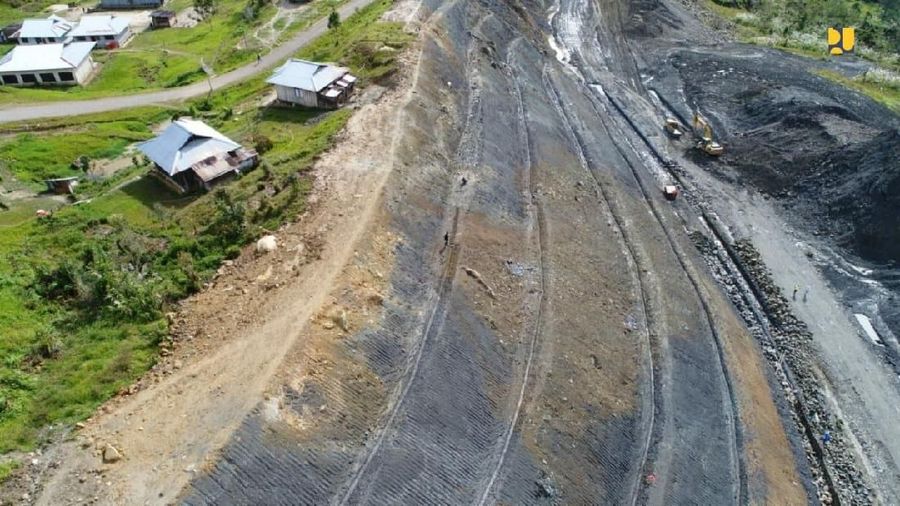 Rasio Elektrifikasi di Papua mencapai 95,75%, masih ada seribu desa lebih belum terlistriki. Ini strategi PLN dan ESDM untuk menerangi total bumi cendrawasih