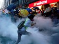 China Ancam Pedemo Hong Kong: Yang Bermain Api Akan Binasa