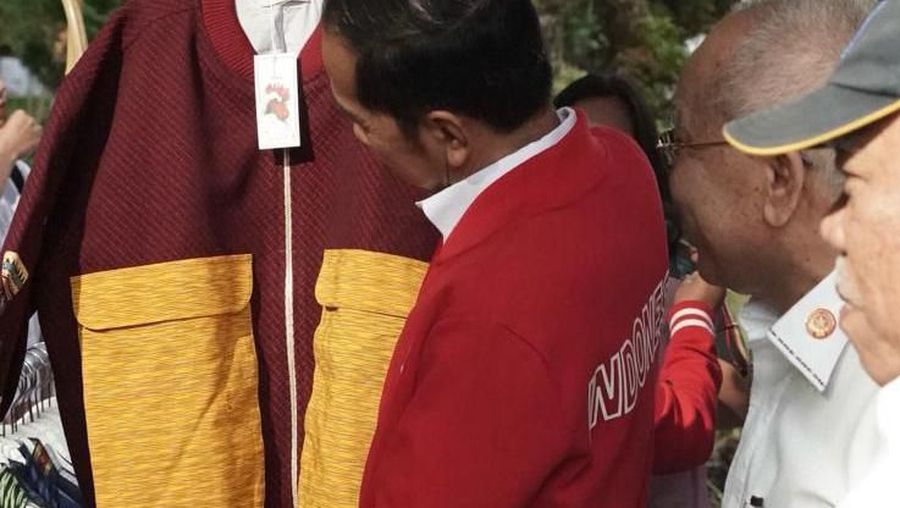 Presiden Joko Widodo mengunjungi kawasan wisata Salib Kasih di Kabupaten Tapanuli Utara, Provinsi Sumatera Utara, Selasa (30/7/2019).
