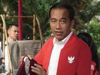Manufaktur tak Bisa Diharapkan, Mesin Ekonomi Cuma Konsumsi?