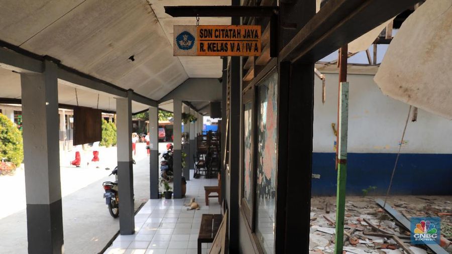 Belum lama ini terungkap fakta beberapa kondisi beberapa gedung sekolah bobrok.