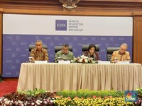 Bos OJK: Terima Kasih Pak Perry Turunkan Bunga Acuan
