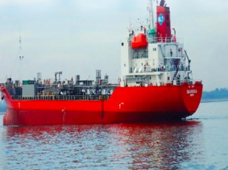 Berlian laju tanker default