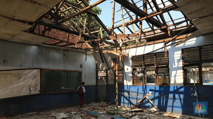Sekolahnya Modern, Sistemnya Nanti Dulu Satu dekade berlalu sejak negeri ini menggelontorkan seperlima APBN ke sektor ini. Hasilnya?