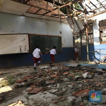 Sedih & Miris, Pemandangan Sekolah di Bogor yang Rusak Parah