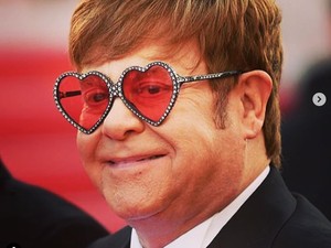 Pengakuan Elton John Kehilangan Penglihatan gegara Infeksi Mata