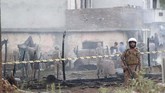 Otoritas menutup lokasi kejadian untuk penyelidikan lebih lanjut. (Reuters/Stringer)