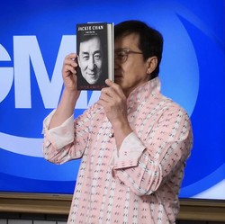 Astaga! Jackie Chan Ngaku Tiap Malam Suka Sewa PSK