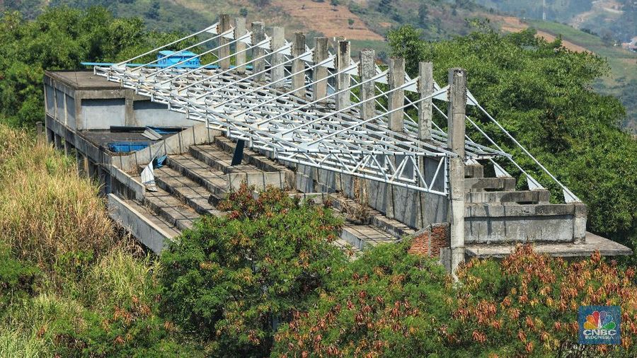 Suasana proyek Proyek Wisma Atlet di Bukit Hambalang, Kab.Bogor Jawa Barat, Rabu (31/7/2019). (CNBC Indonesia/Andrean Kristianto)