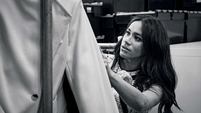 Galang Dana, Meghan Markle Luncurkan Koleksi Busana